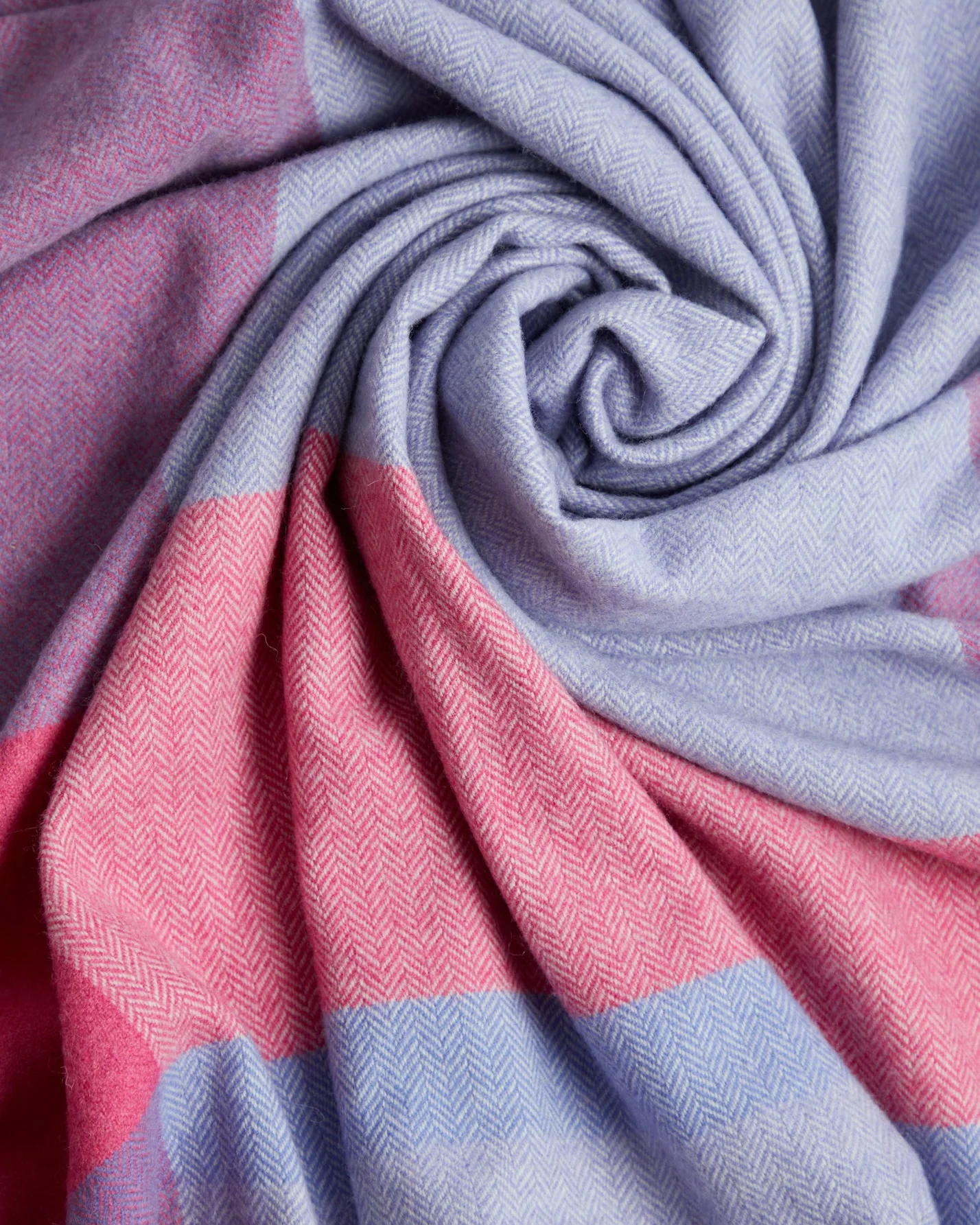 Foxford Áine Lambswool Throw - Image 2