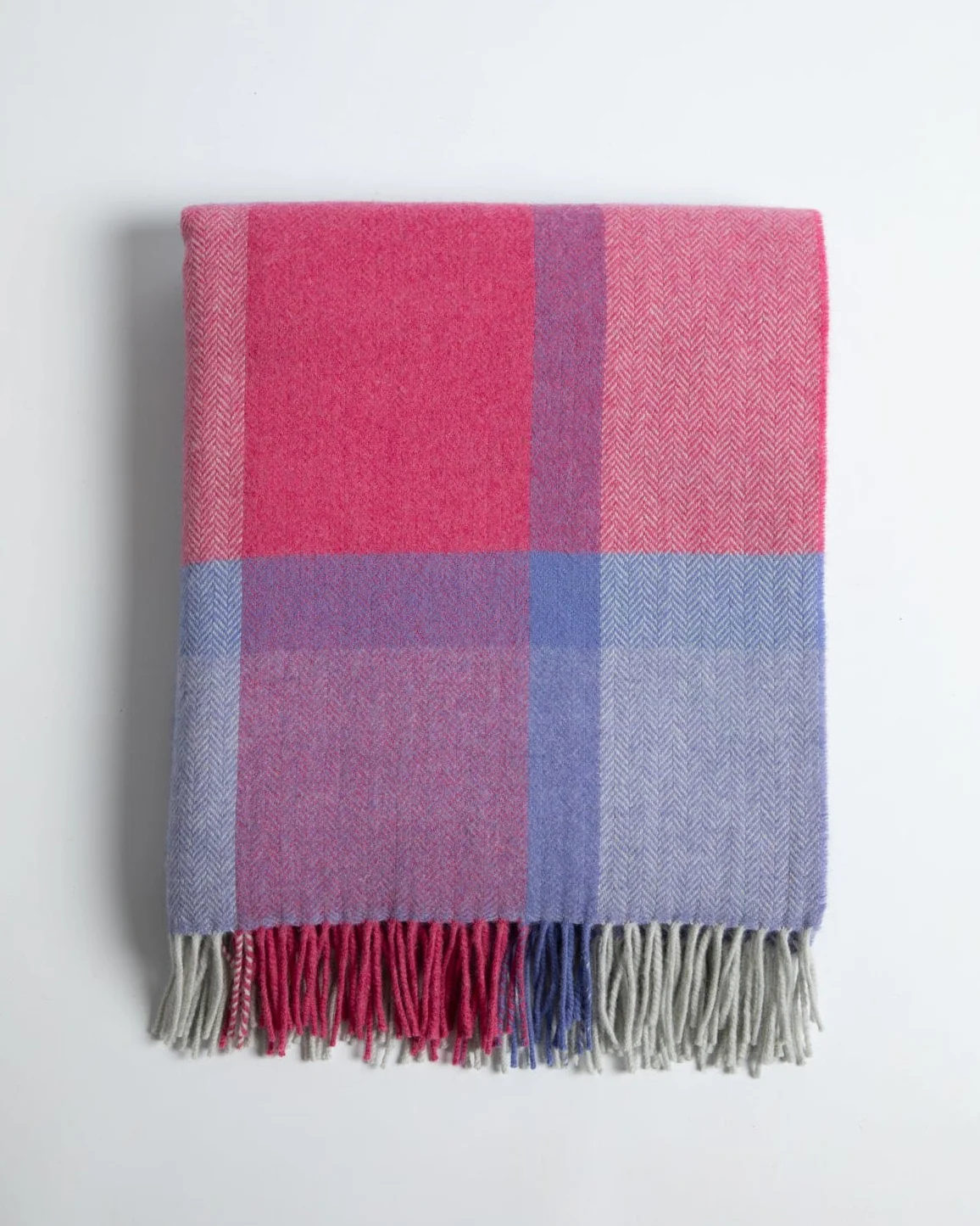 Foxford Áine Lambswool Throw - Image 3