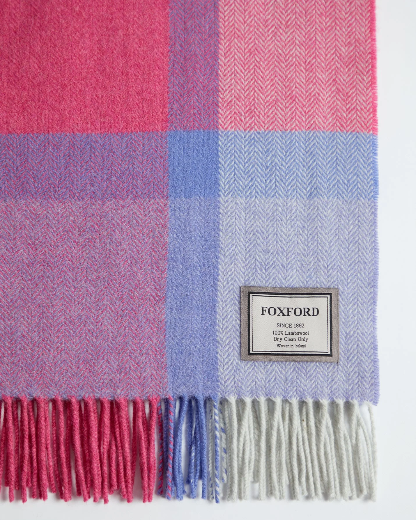 Foxford Áine Lambswool Throw - Image 4