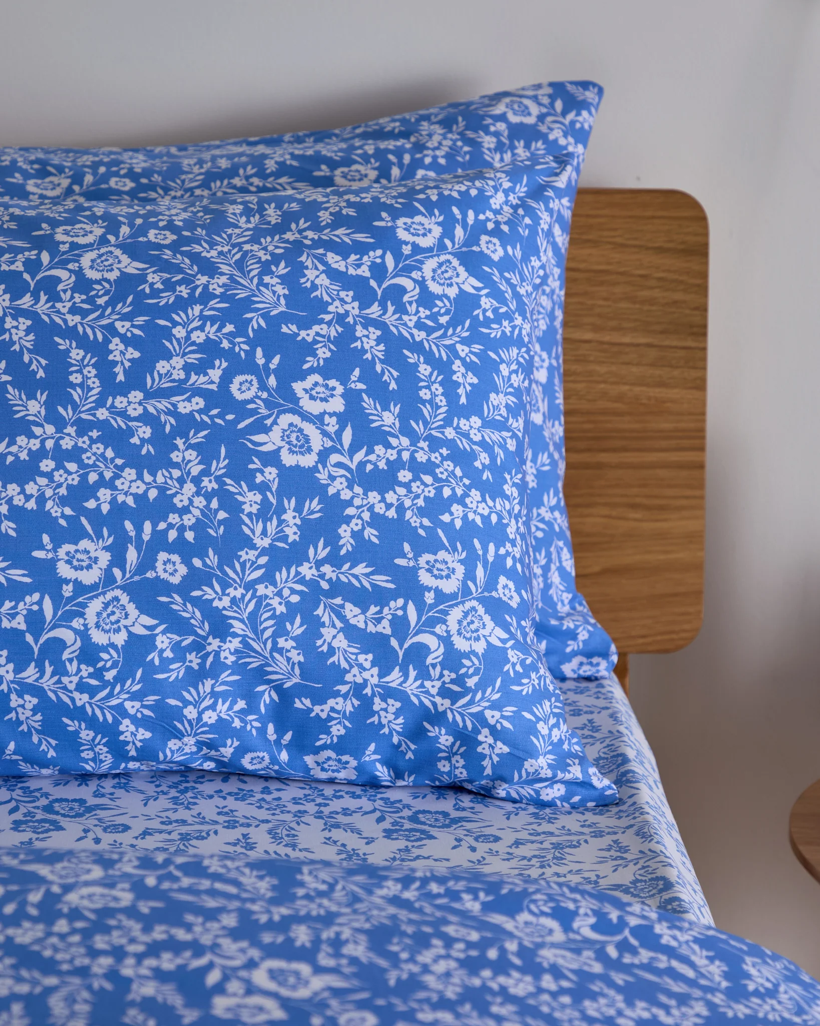 Foxford Clara Blue Pillowcase Set - Image 2