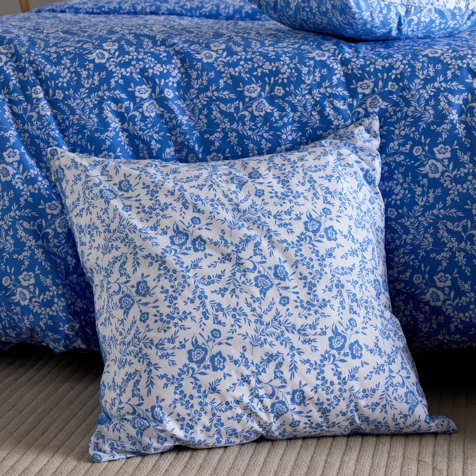 Foxford Clara Cushion Large - Image 2