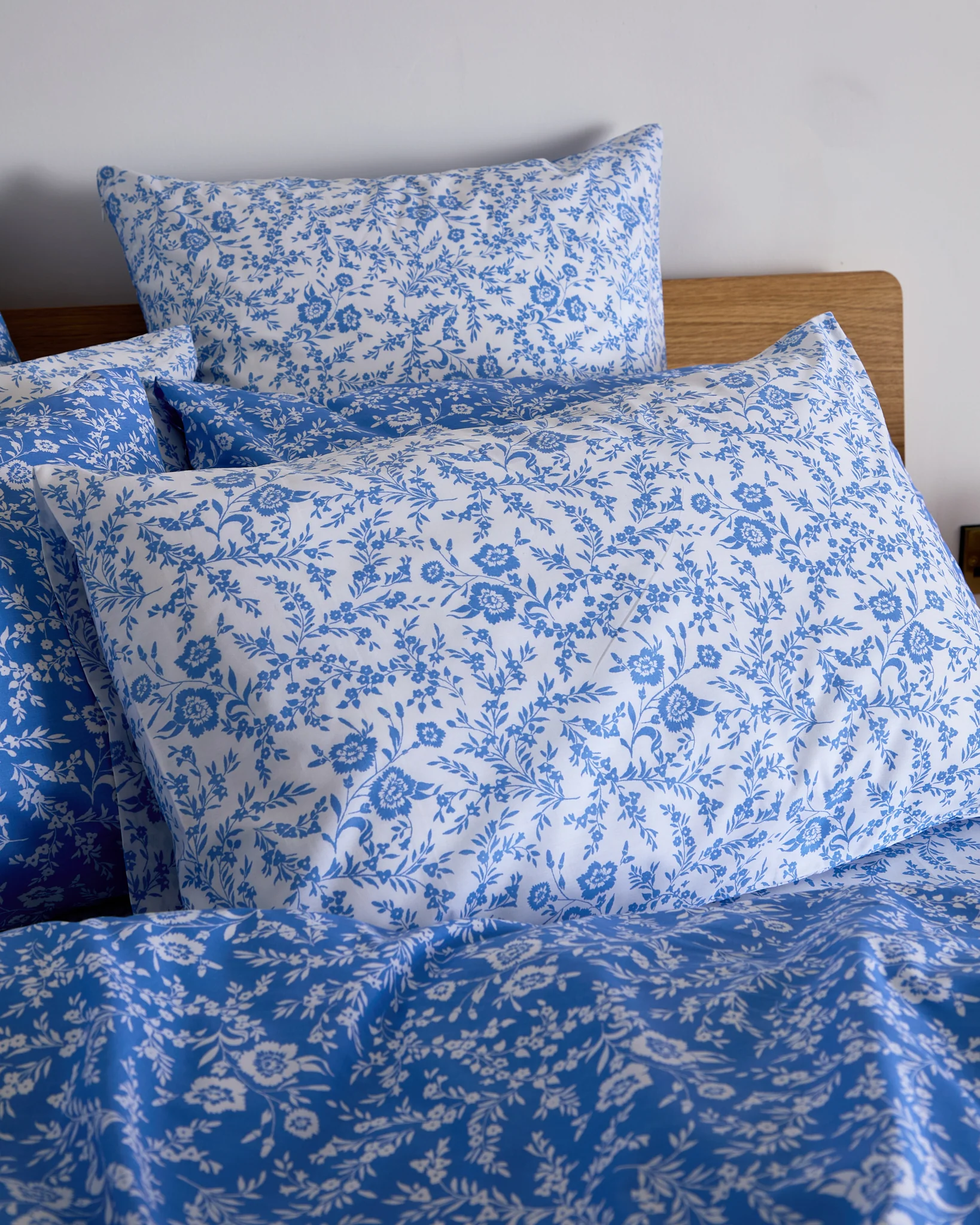 Foxford Clara White Pillowcase Set - Image 2