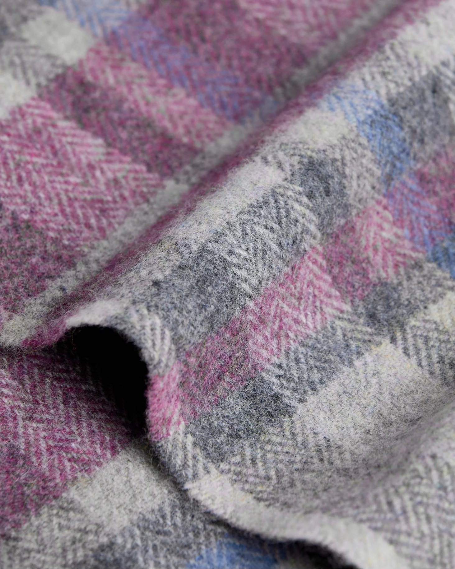 Foxford Damask Grey Tartan Lambswool Scarf - Image 2