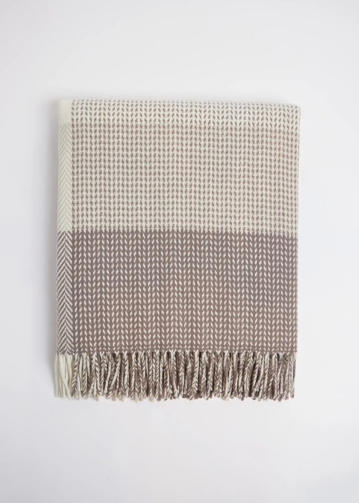 Foxford Dún Briste Cashmere and Lambswool Throw - Image 3