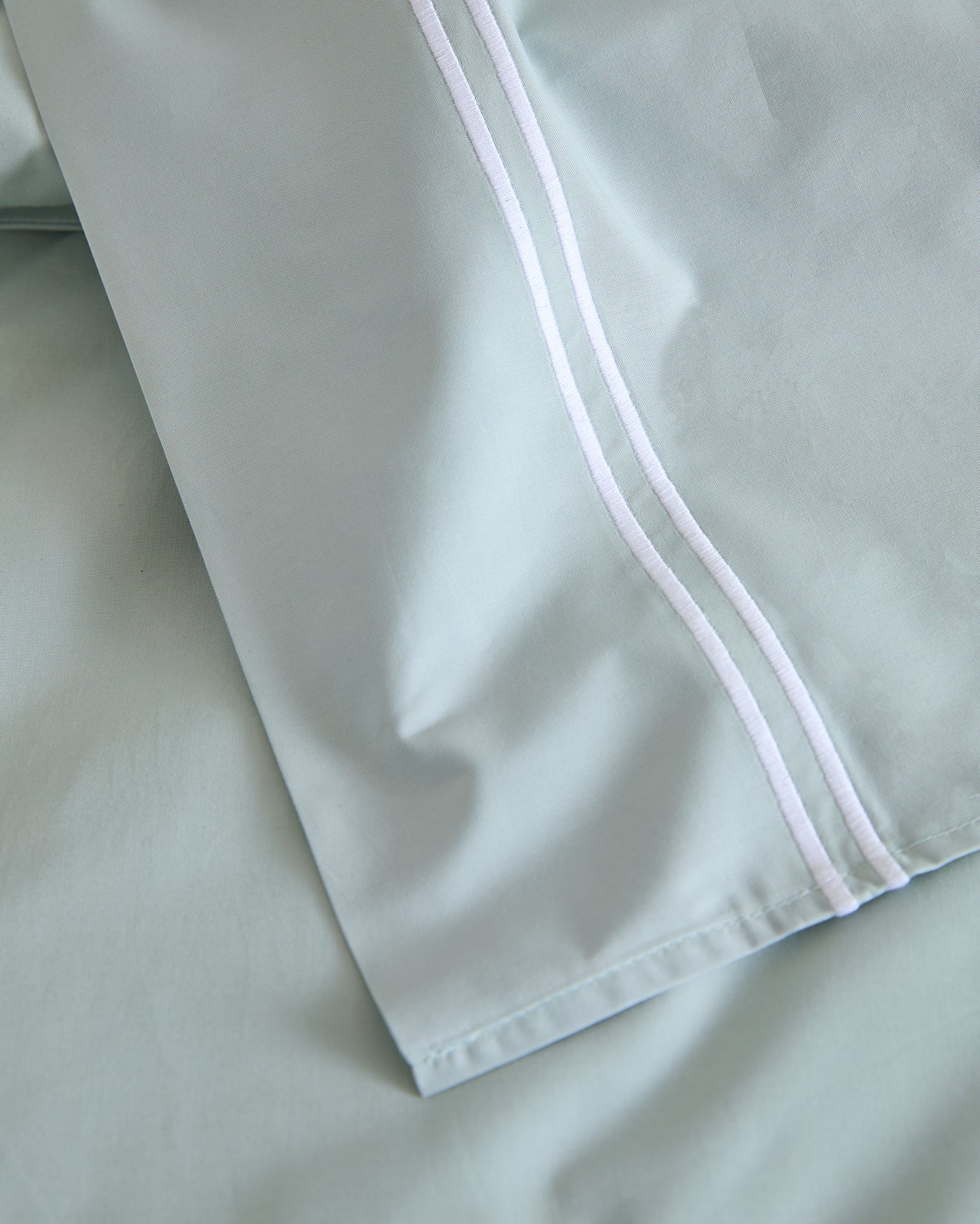 Foxford Evelyn Sage Rolenio Flat Sheet - Image 2