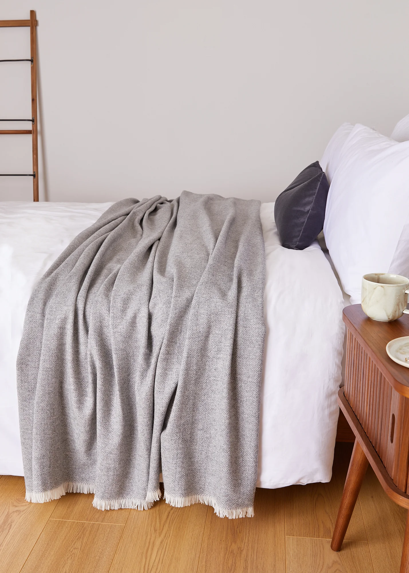 Foxford Extra Large Lambswool Throw Blanket - Grey - Image 4