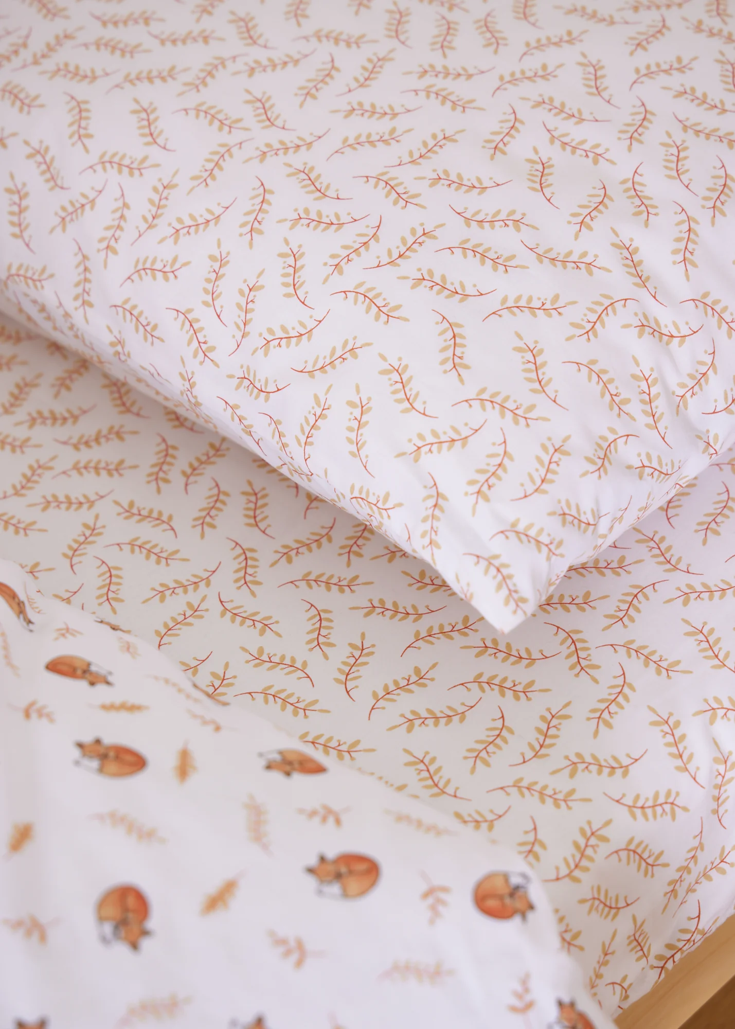 Foxford Fauna Fitted Sheet - Image 3