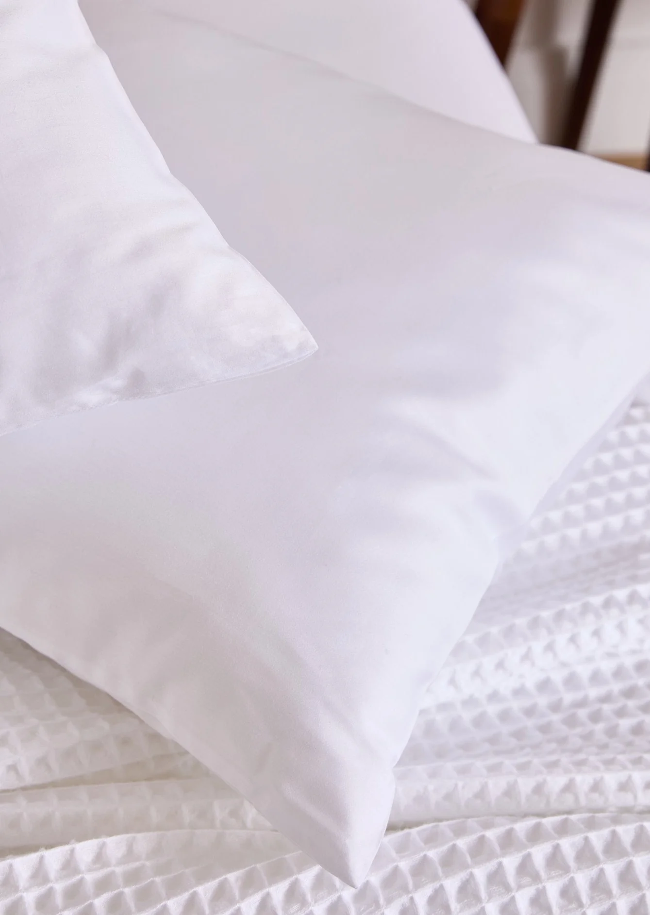 Foxford King Size Pillowcase Pair- White Sateen - Image 3