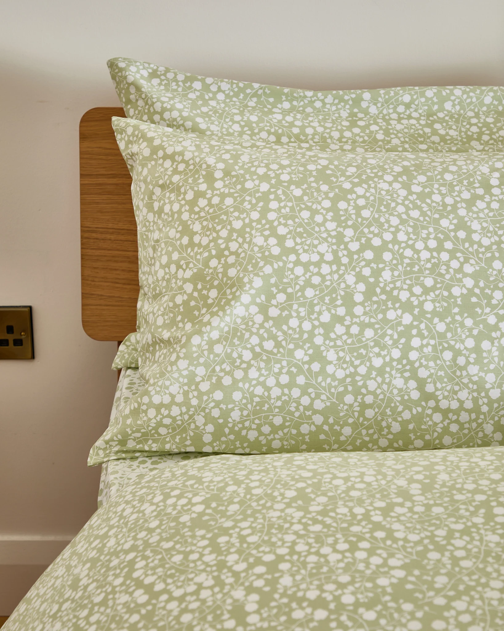 Foxford Lucy Sage Pillowcase Set - Image 2