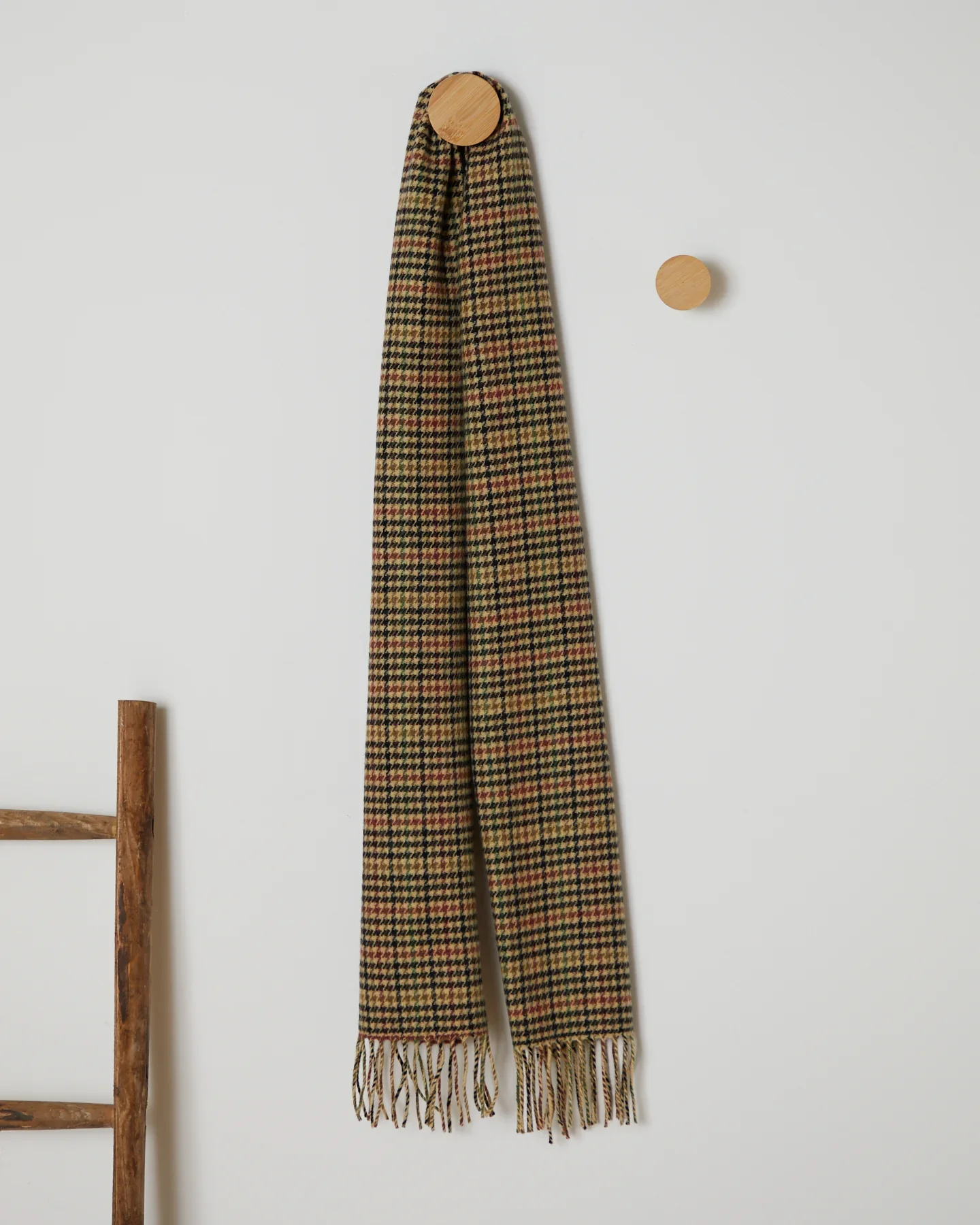 Foxford Modern Houndstooth Lambswool Scarf - Image 3