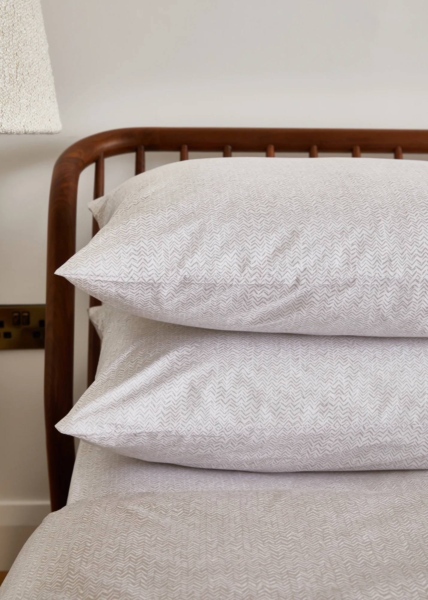 Foxford Nacre Weave Pillowcase Set - Image 2