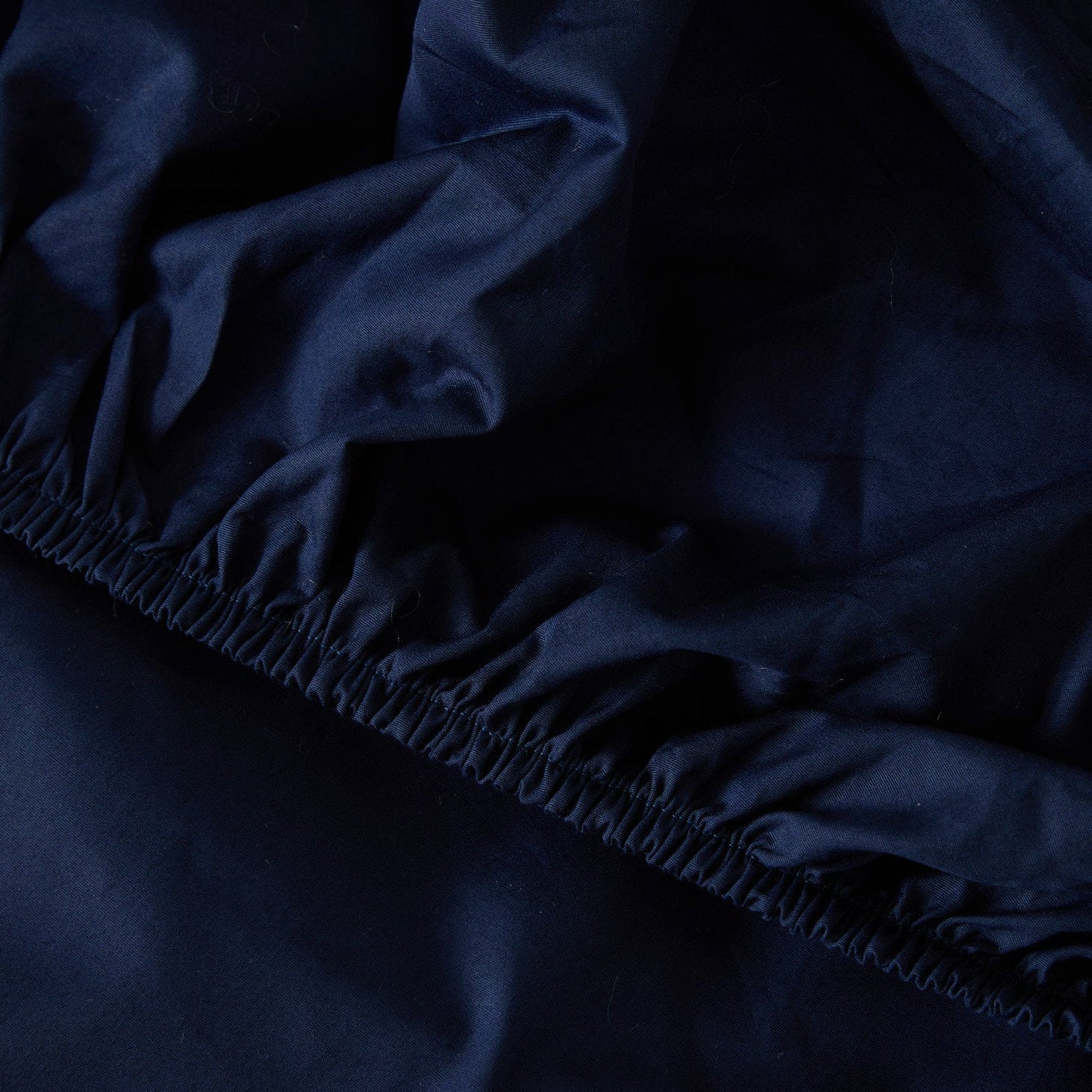 Foxford Navy Fitted Sheet - Image 2