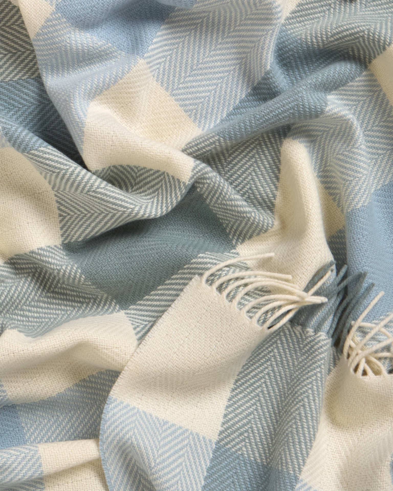 Foxford Noah Cashmere and Lambswool Throw - Image 2