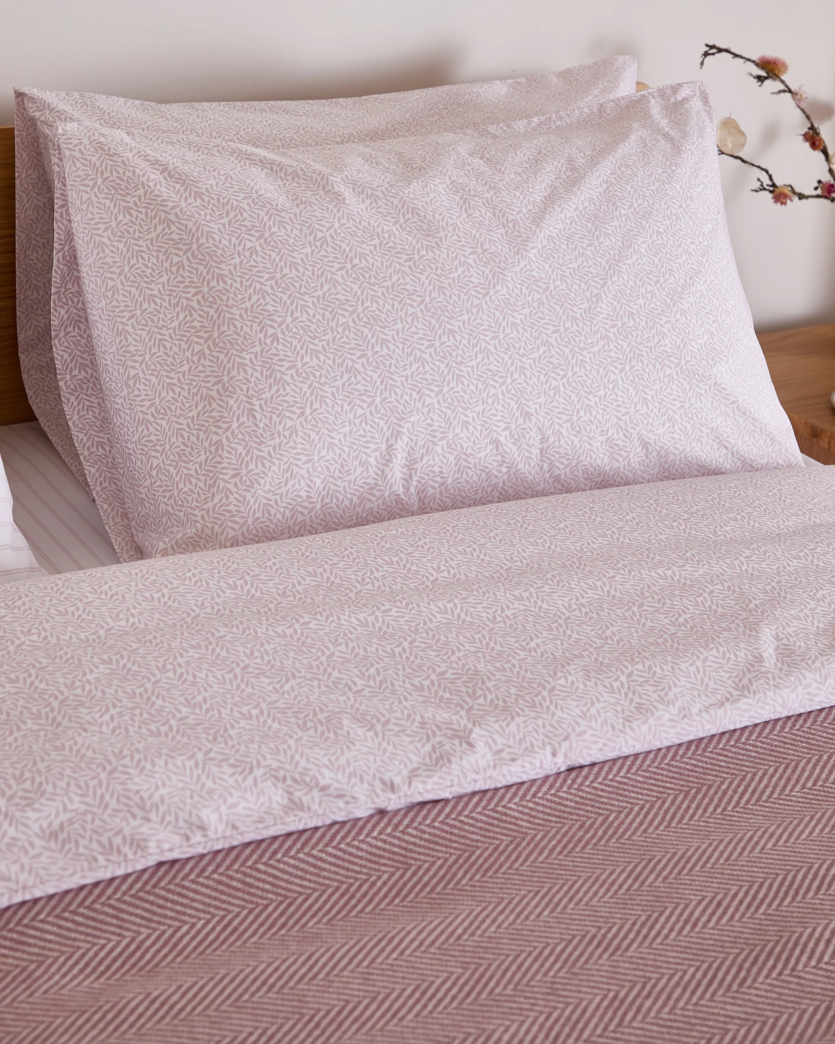 Foxford Olivia Pillowcase Set - Image 2