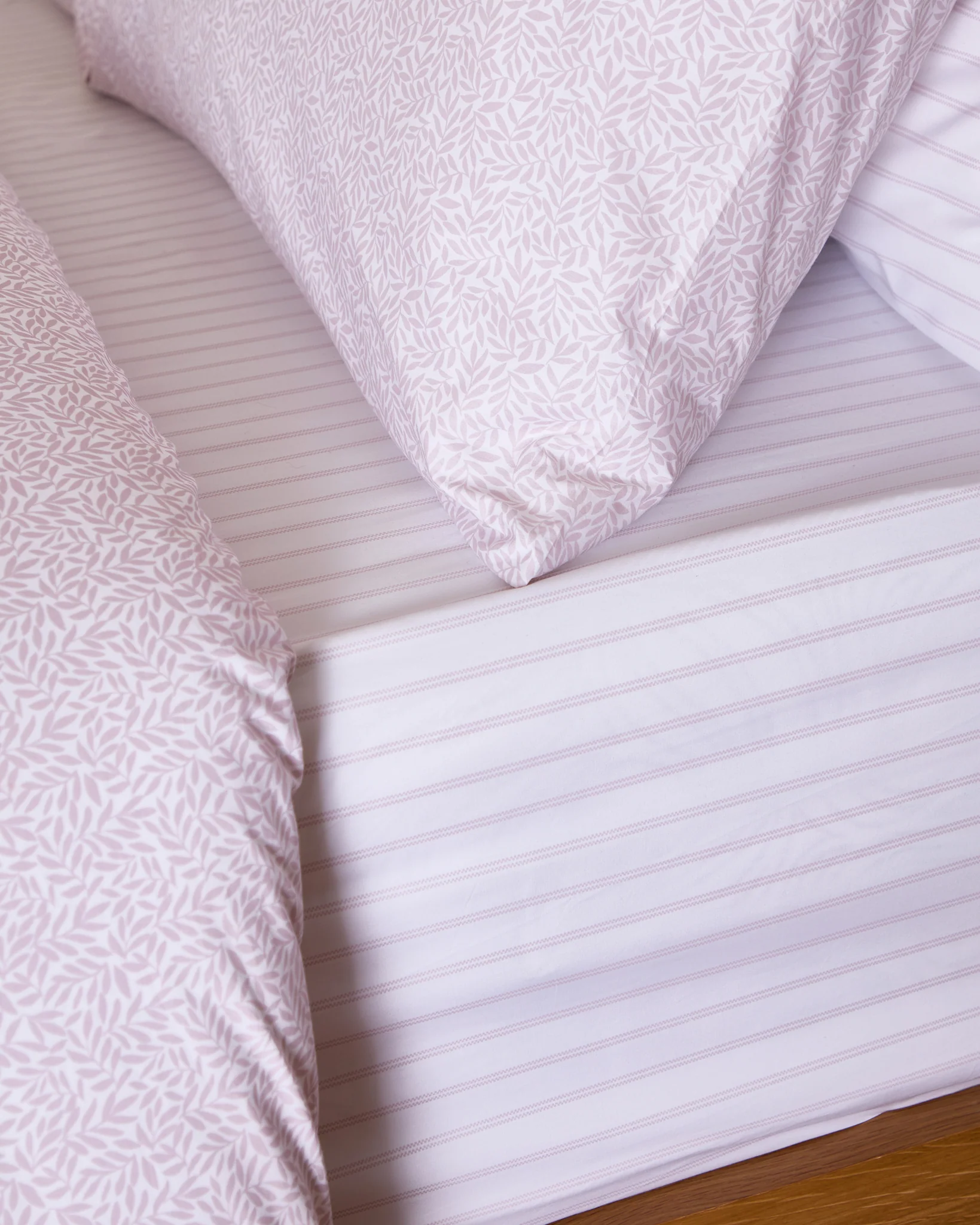 Foxford Olivia Stripe Fitted Sheet