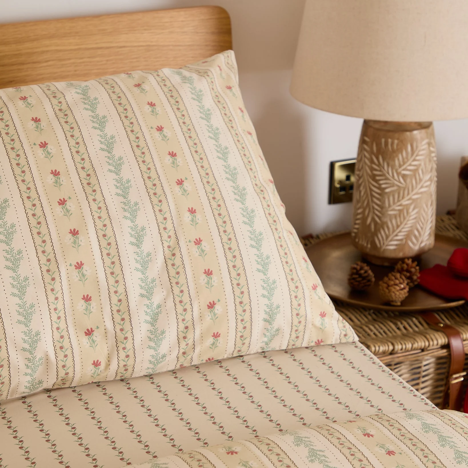 Foxford Rose Duvet Cover Set - Image 5