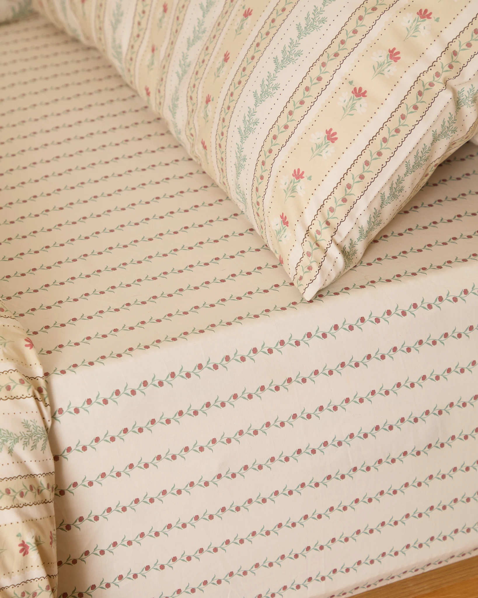 Foxford Rose Fitted Sheet