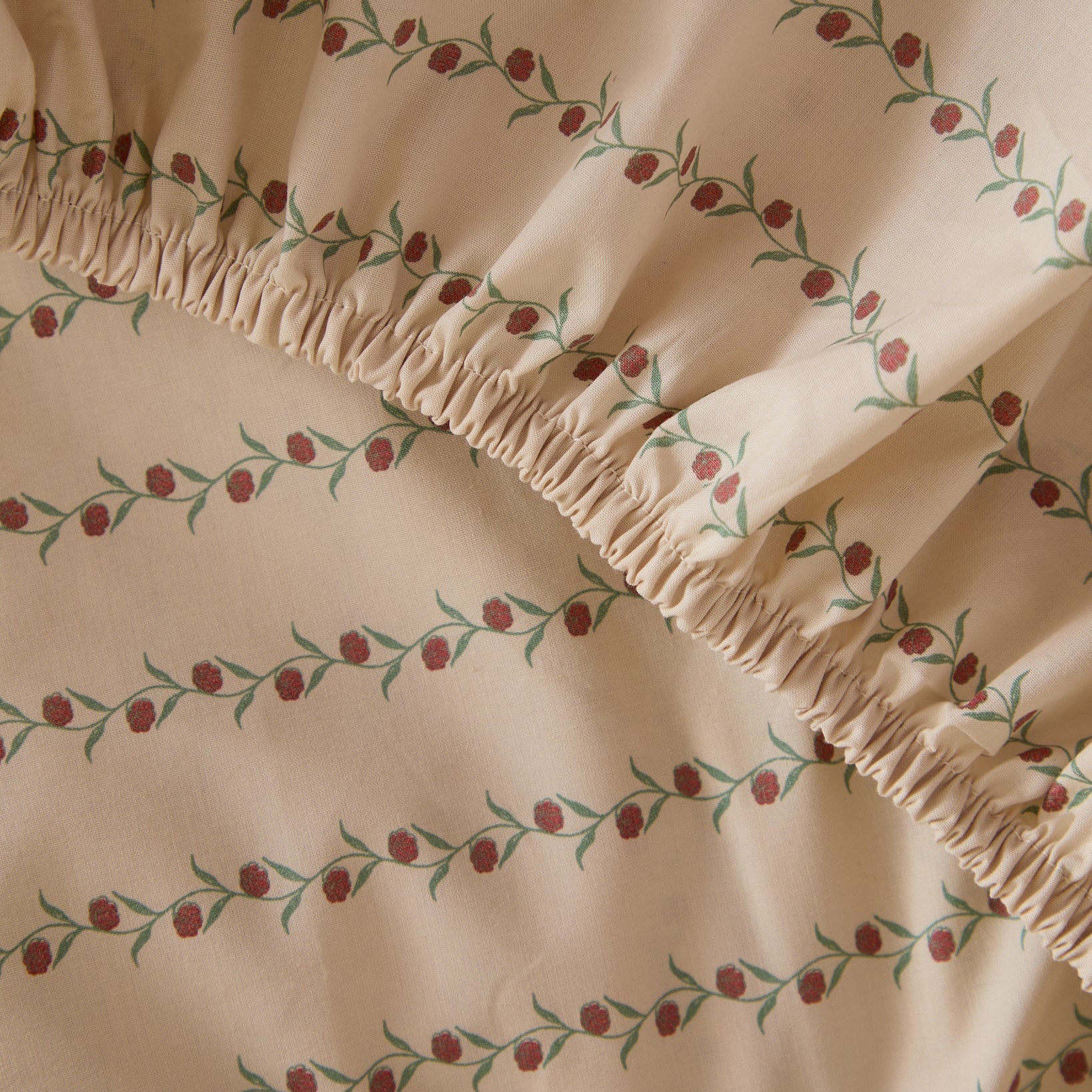 Foxford Rose Fitted Sheet - Image 2