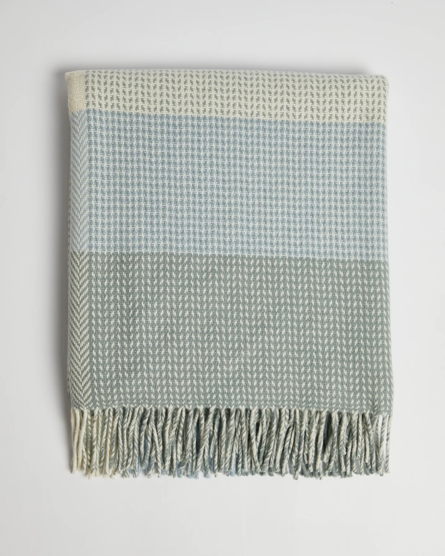 Foxford Tara Cashmere and Lambswool Throw - Image 3