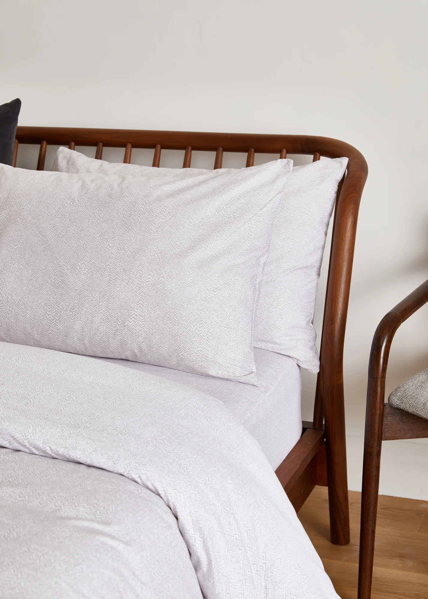 Foxford White Weave Nacre Pillowcase Set - Image 2