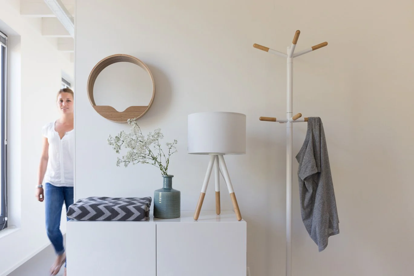 Medium Round Wall Mirror - Image 3