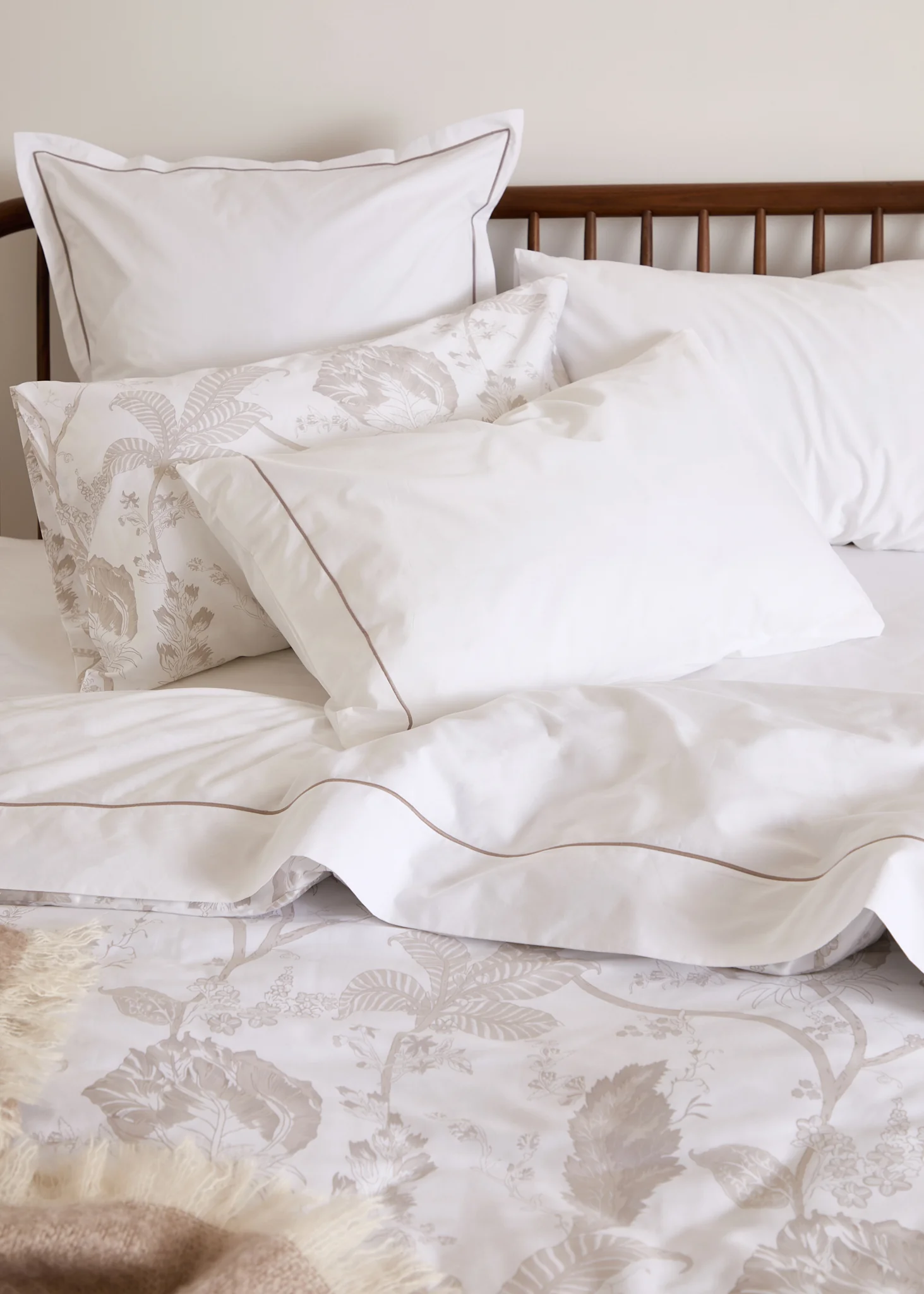Foxford Standard Nacre Rolenio Pillowcase - Image 7