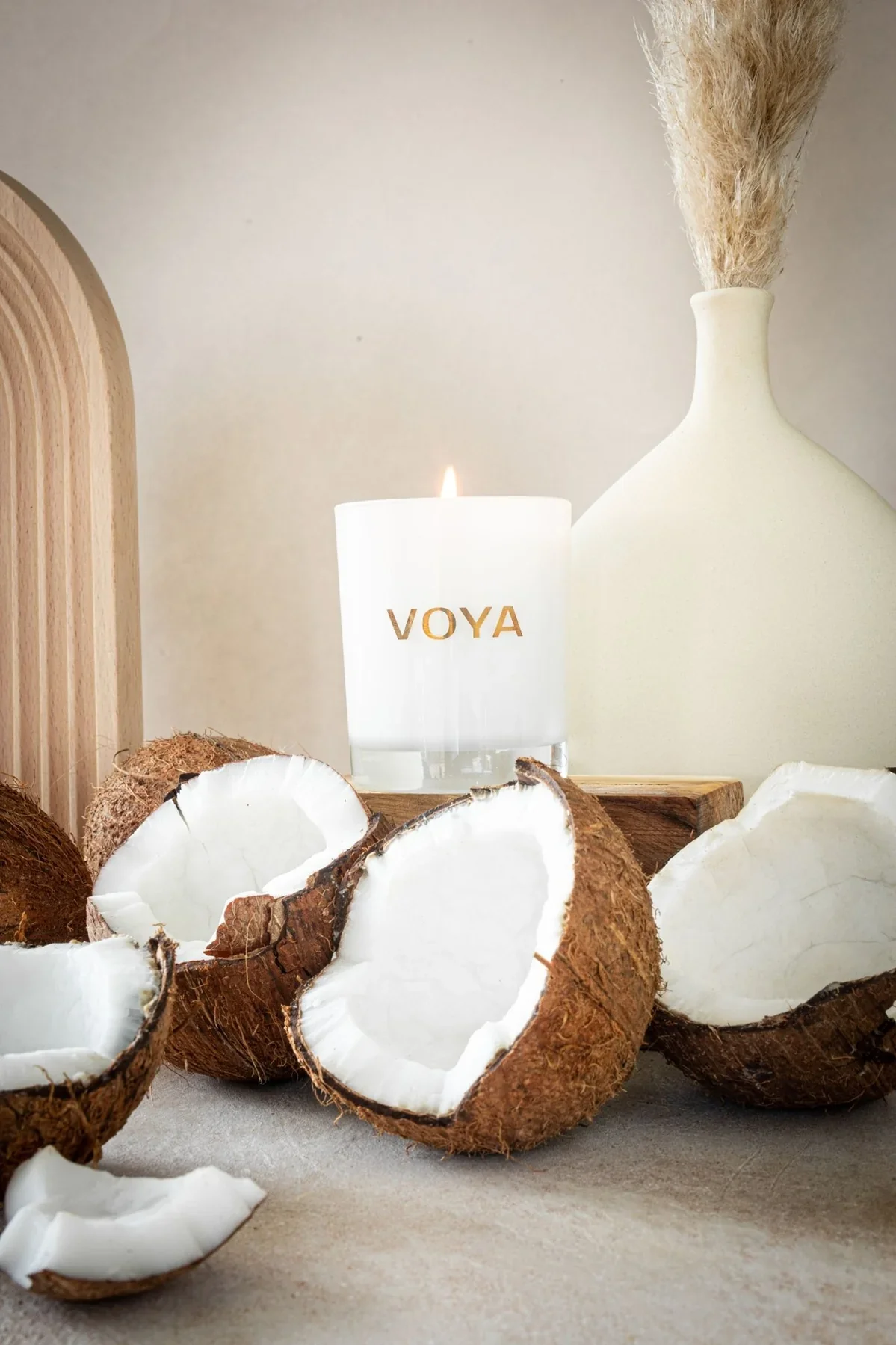 VOYA Coconut & Jasmine Luxury Scented Candle - Image 3